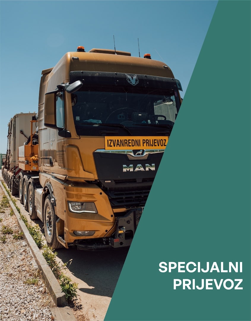 Teški kamion Velebit-Prometa za specijalni prijevoz na industrijskoj lokaciji.
